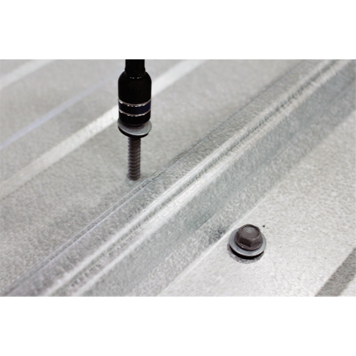 Teks 9 x 1-1/2-in Gray Zinc-Plated Sharp Roofing Screws (100-Count) 21404.0 at