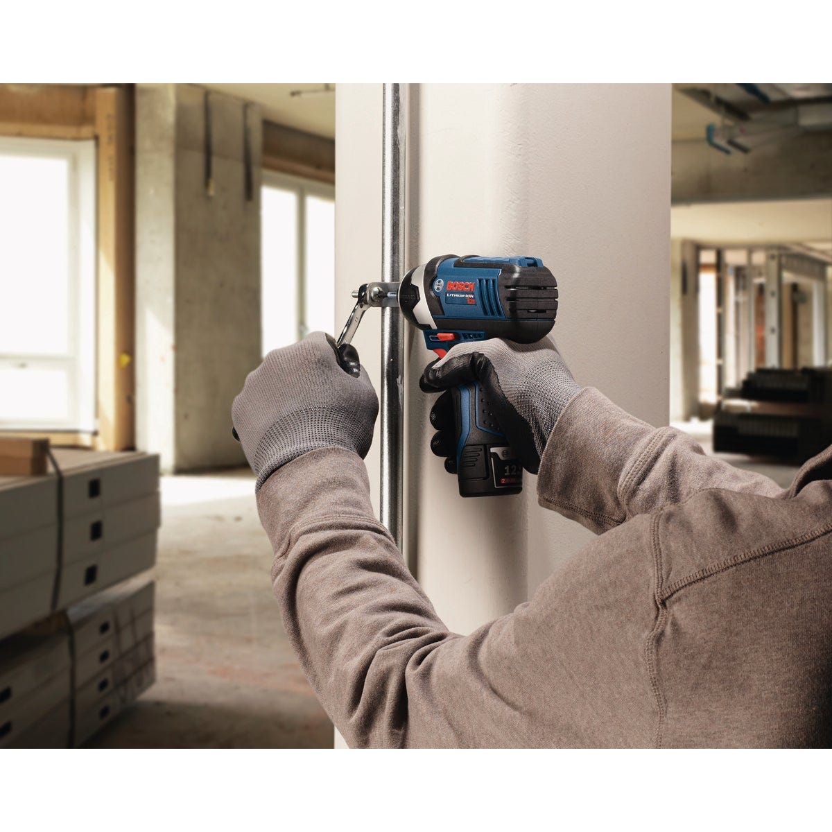Bosch 12V Max Impact Driver Kit with Battery & Charger - photo 4 Bosch 12V Max Impact Driver Kit with Battery & Charger - photo 4