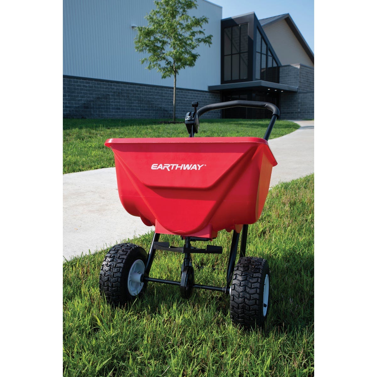 Earthway 65 Lb. Commercial Broadcast Spreader - photo 6 Earthway 65 Lb. Commercial Broadcast Spreader - photo 6