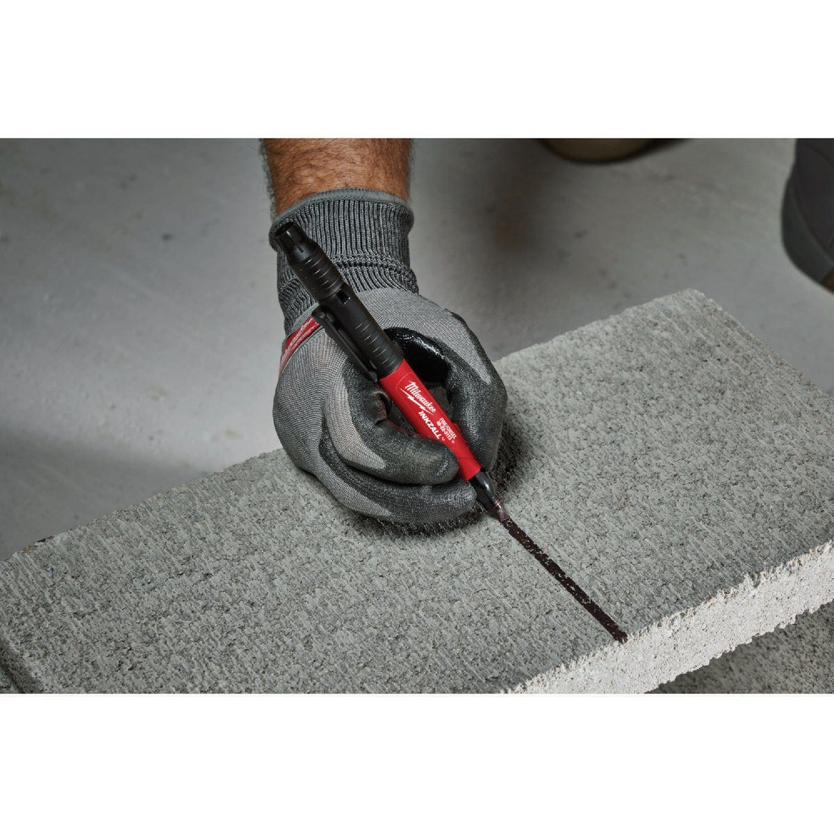 Milwaukee INKZALL Double-Sided Black Fine Point & Chisel Tip Jobsite Marker - photo 3