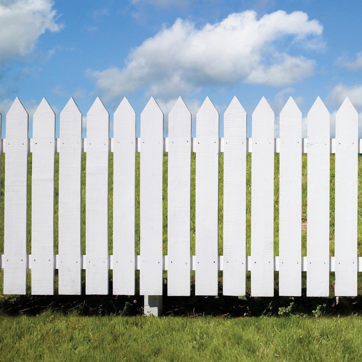 Valspar Latex Paint & Primer In One Flat Barn & Fence Paint, White, 1 Gal. - photo 5