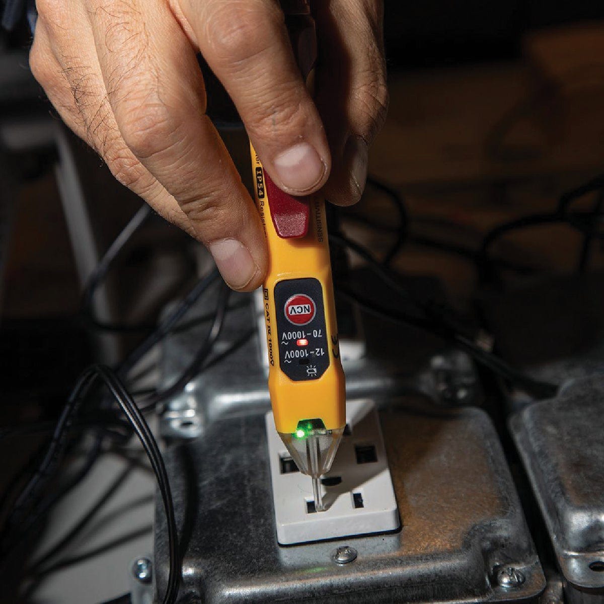 Klein Tools Basic Voltage Test Kit w/Dual Range - photo 2 Klein Tools Basic Voltage Test Kit w/Dual Range - photo 2