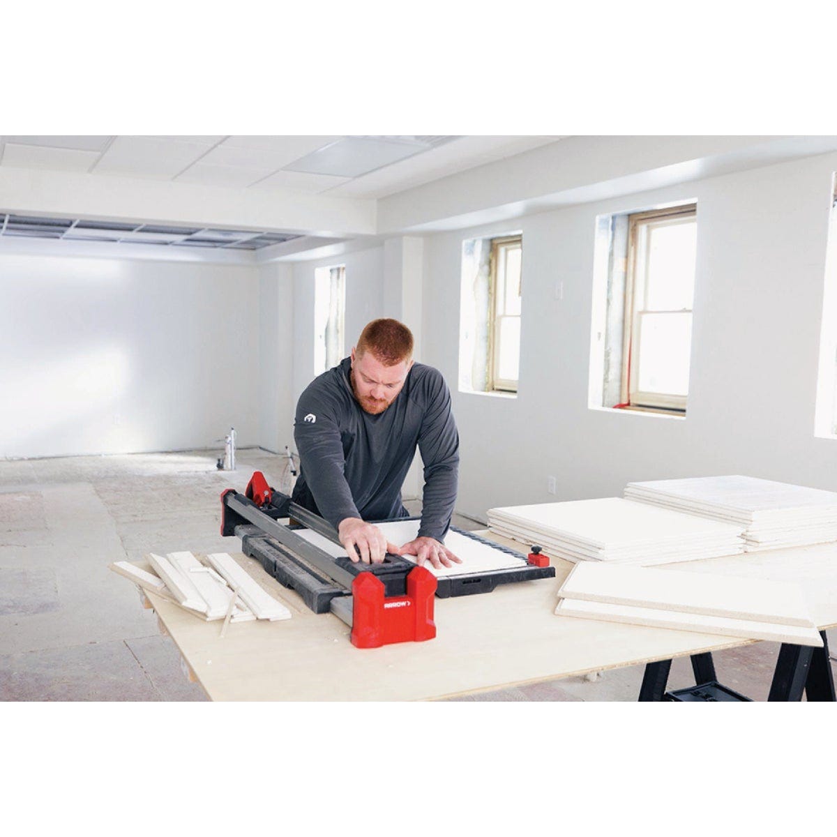 Arrow Fastener 4 Ft. RevealCut Ceiling Tile Workstation - photo 5 Arrow Fastener 4 Ft. RevealCut Ceiling Tile Workstation - photo 5