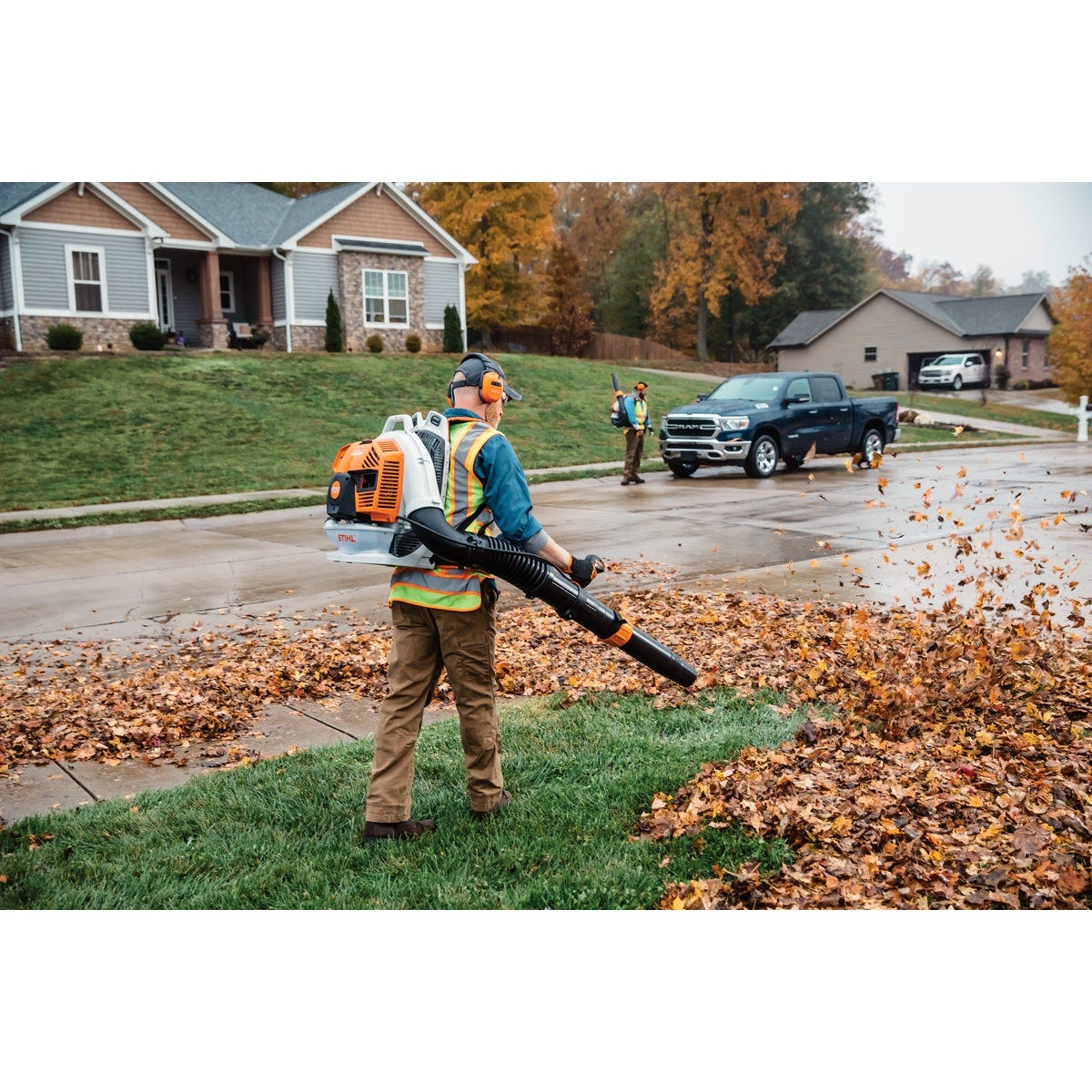 STIHL BR 800 C-E MAGNUM Backpack Gas Blower - photo 3 STIHL BR 800 C-E MAGNUM Backpack Gas Blower - photo 3