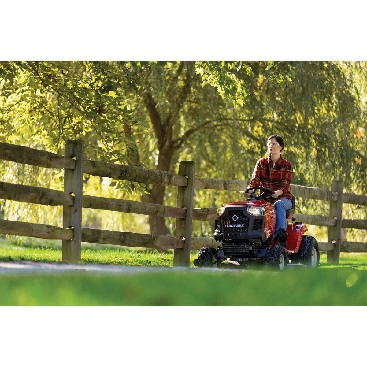 Troy-Bilt 42 In. 15.5HP Briggs & Stratton Single Cylinder 7-Speed Lawn Tractor - photo 7