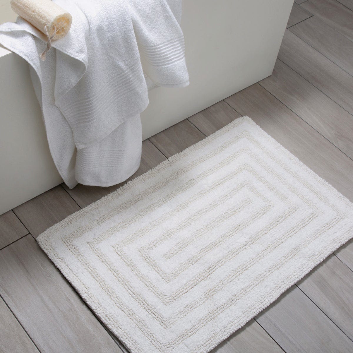 Moda At Home 20 In. x 30 In. White Cotton Amera Reversible Bath Mat - photo 4 Moda At Home 20 In. x 30 In. White Cotton Amera Reversible Bath Mat - photo 4