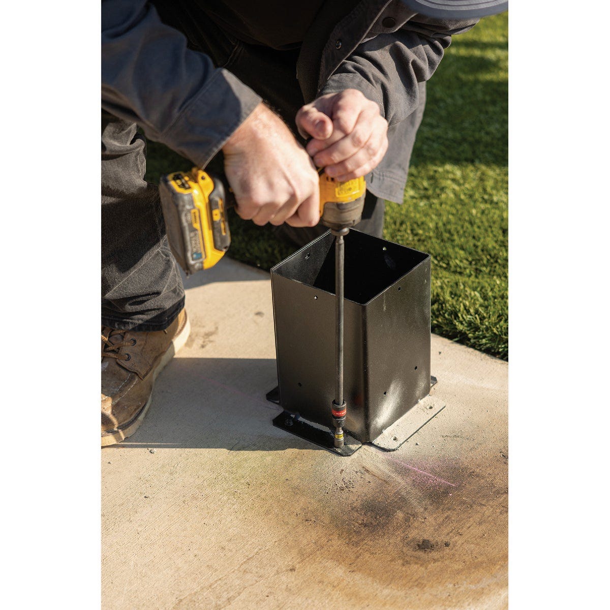 Simpson Strong-Tie Outdoor Accents Sage System Black Powder-Coated Post Base for 4x4 with Screws (2-Pack) - photo 6 Simpson Strong-Tie Outdoor Accents Sage System Black Powder-Coated Post Base for 4x4 with Screws (2-Pack) - photo 6