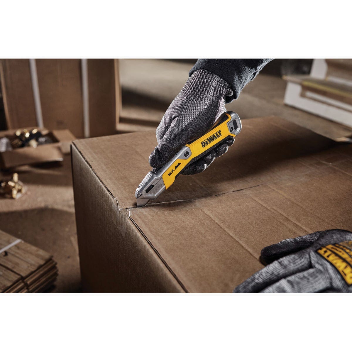 DEWALT Retractable Utility Knife - photo 5 DEWALT Retractable Utility Knife - photo 5