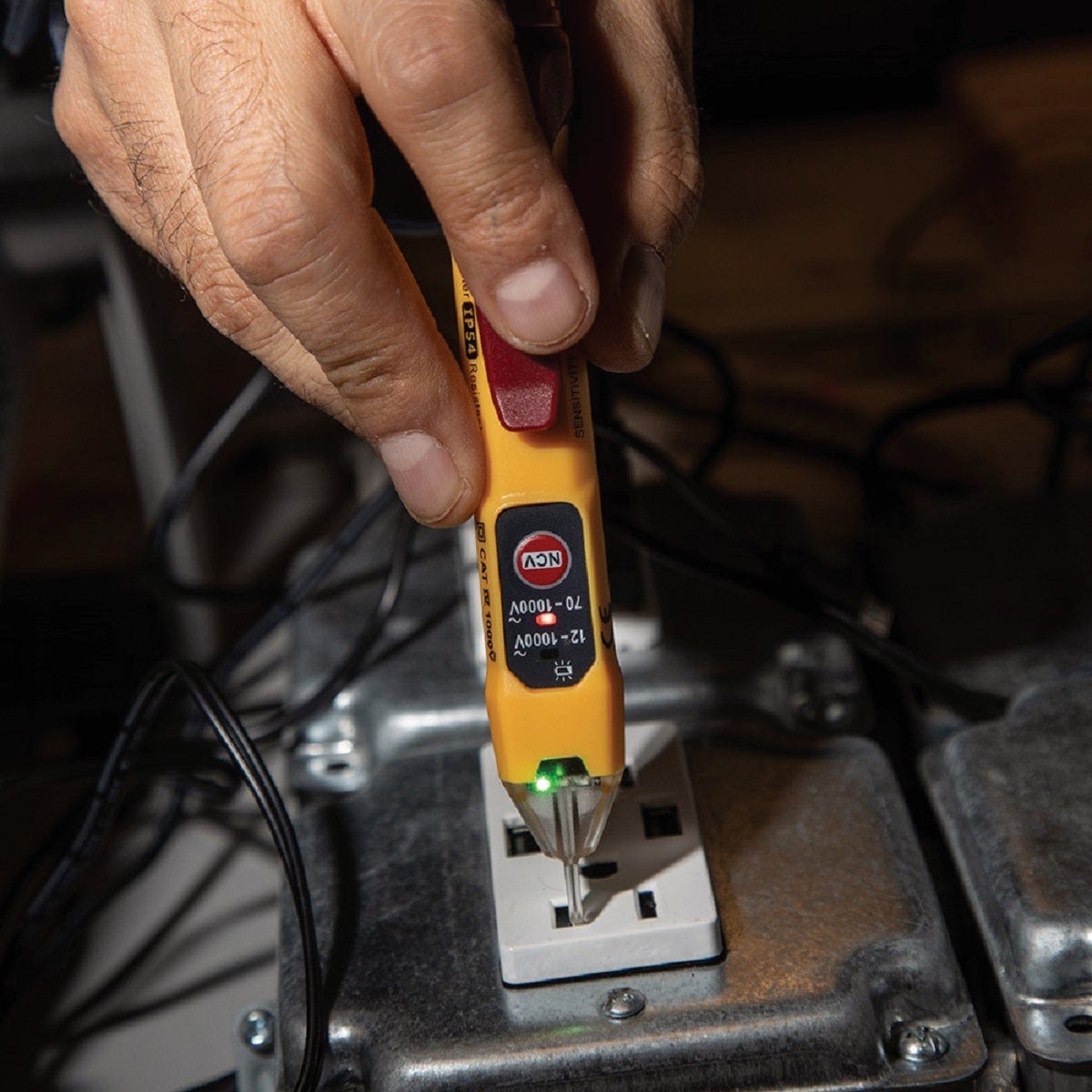 Klein Tools Basic Voltage Test Kit w/Dual Range - photo 8 Klein Tools Basic Voltage Test Kit w/Dual Range - photo 8