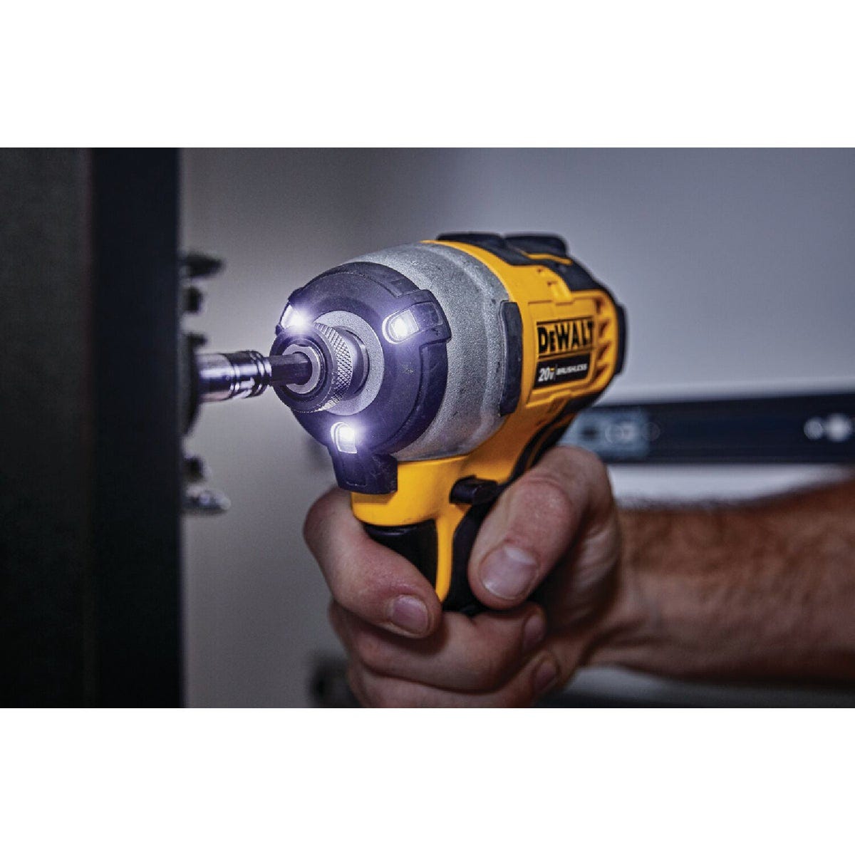 DEWALT ATOMIC 20V MAX Brushless 1/4 In. Compact Cordless Impact Driver Kit with 2.0 Ah Battery & Charger - photo 7