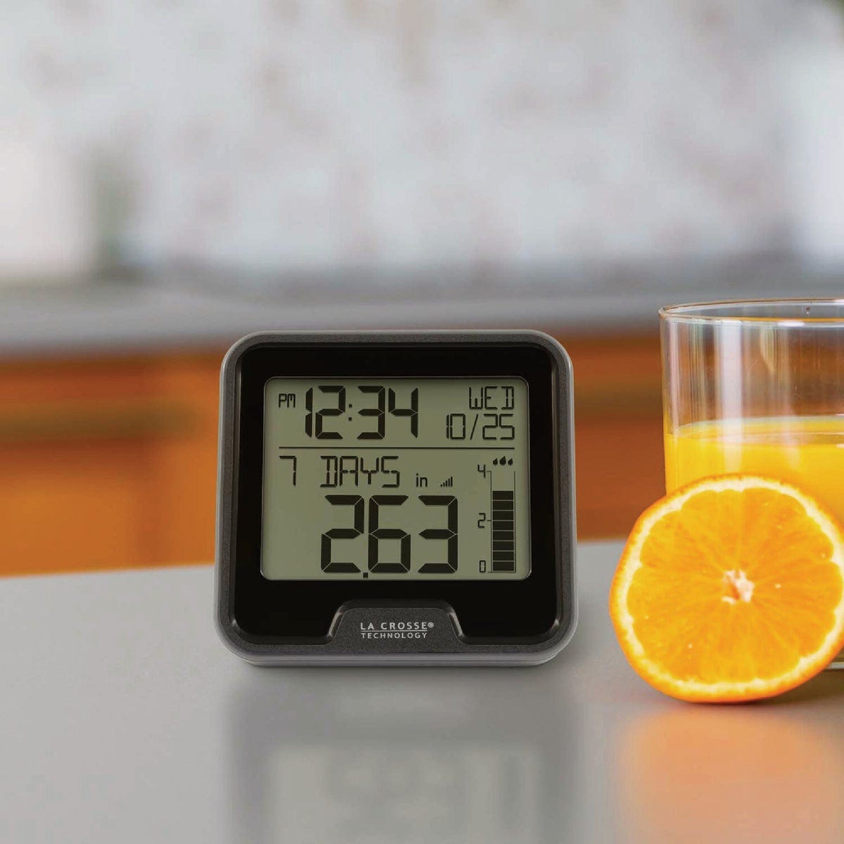 La Crosse Technology Digital Rain Gauge with Indoor Temperature - photo 2