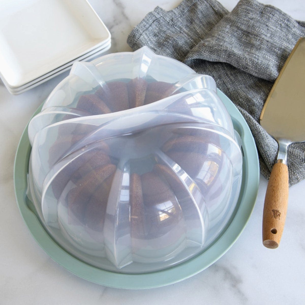 Nordic Ware Bundt Cake Keeper - photo 3