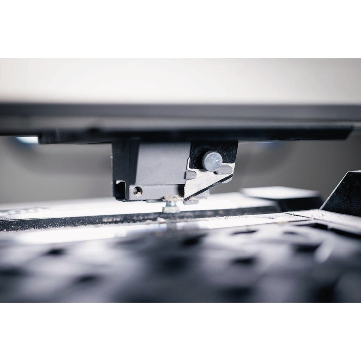 Arrow Fastener 4 Ft. RevealCut Ceiling Tile Workstation - photo 7 Arrow Fastener 4 Ft. RevealCut Ceiling Tile Workstation - photo 7