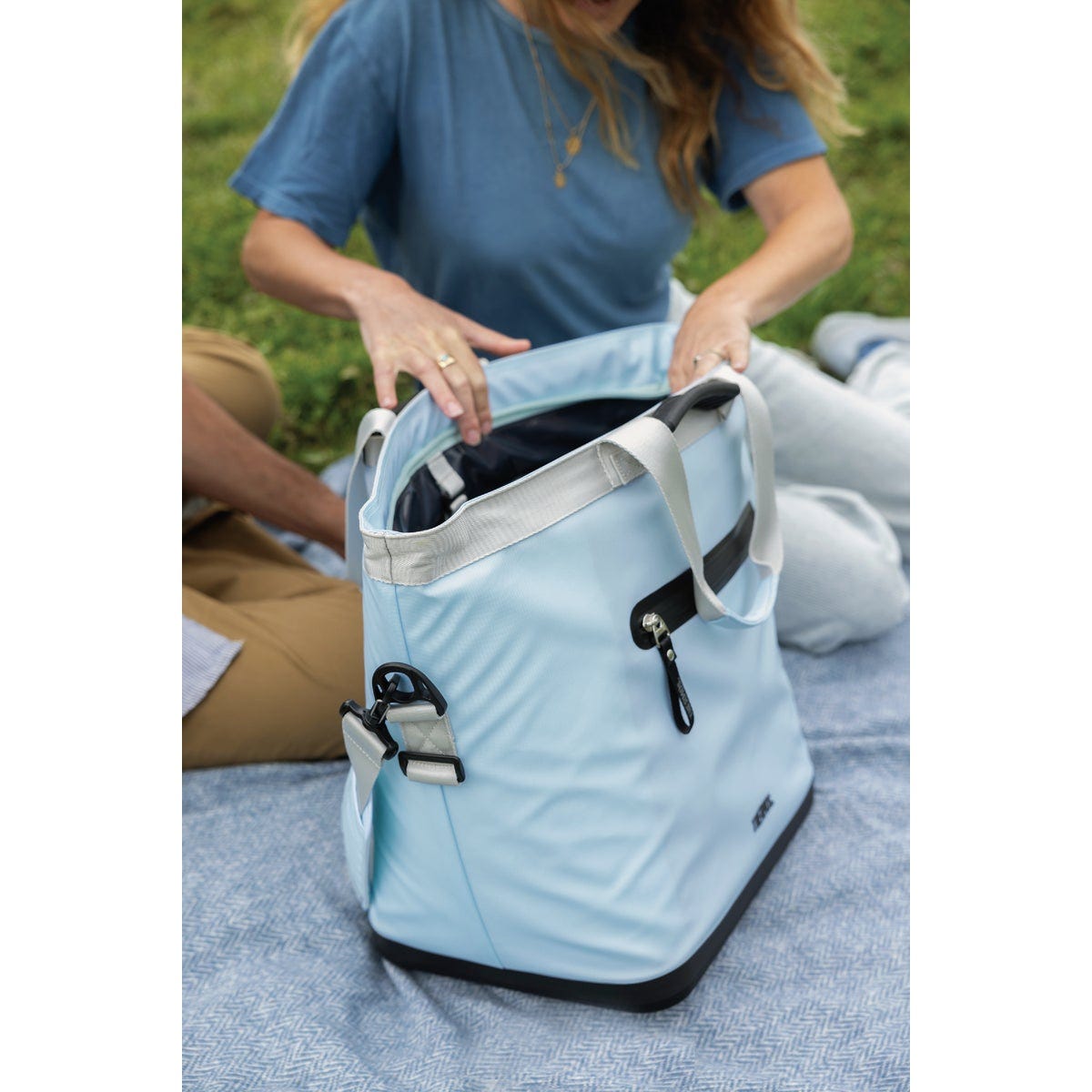 Thermos 30-Can Soft Side Cooler, Glacier - photo 6