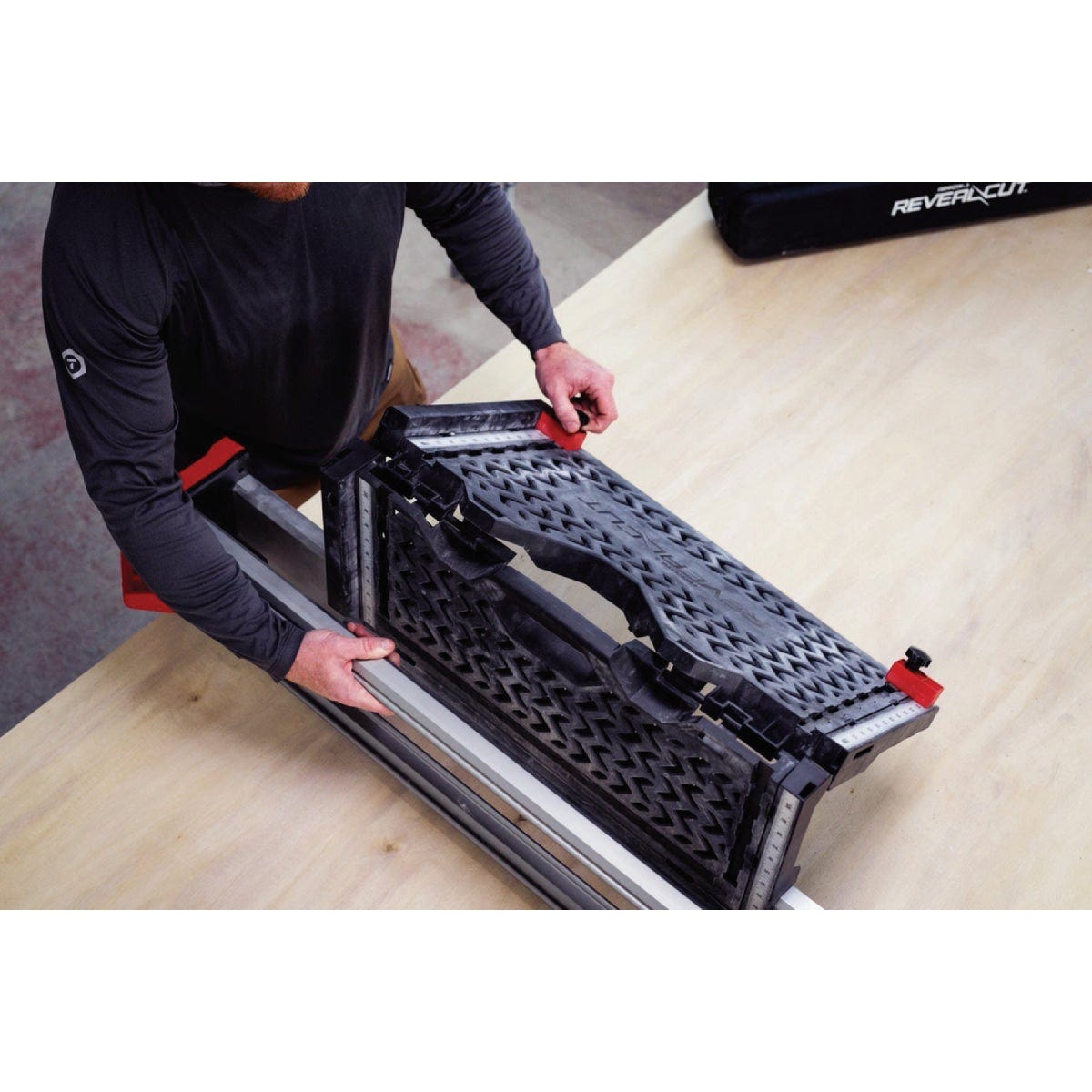 Arrow Fastener 4 Ft. RevealCut Ceiling Tile Workstation - photo 6 Arrow Fastener 4 Ft. RevealCut Ceiling Tile Workstation - photo 6