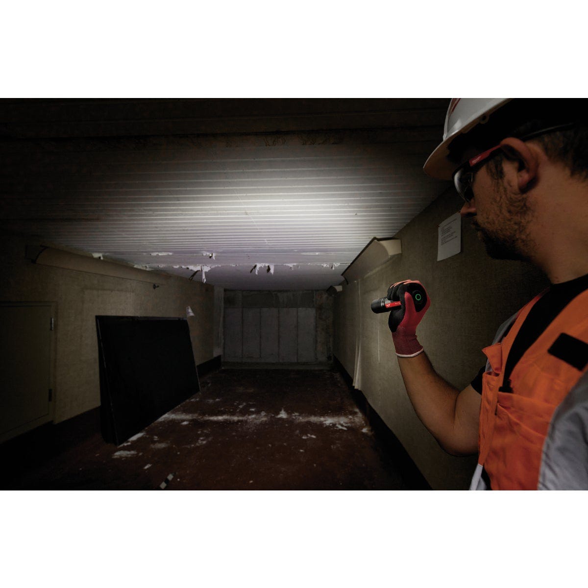 Milwaukee REDLITHIUM 2000 Lm. LED USB Slide Focus Flashlight - photo 7