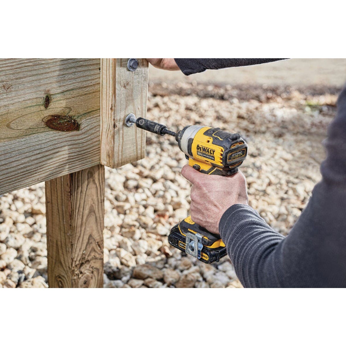 DEWALT ATOMIC 20V MAX Brushless 1/4 In. Compact Cordless Impact Driver Kit with 2.0 Ah Battery & Charger - photo 8