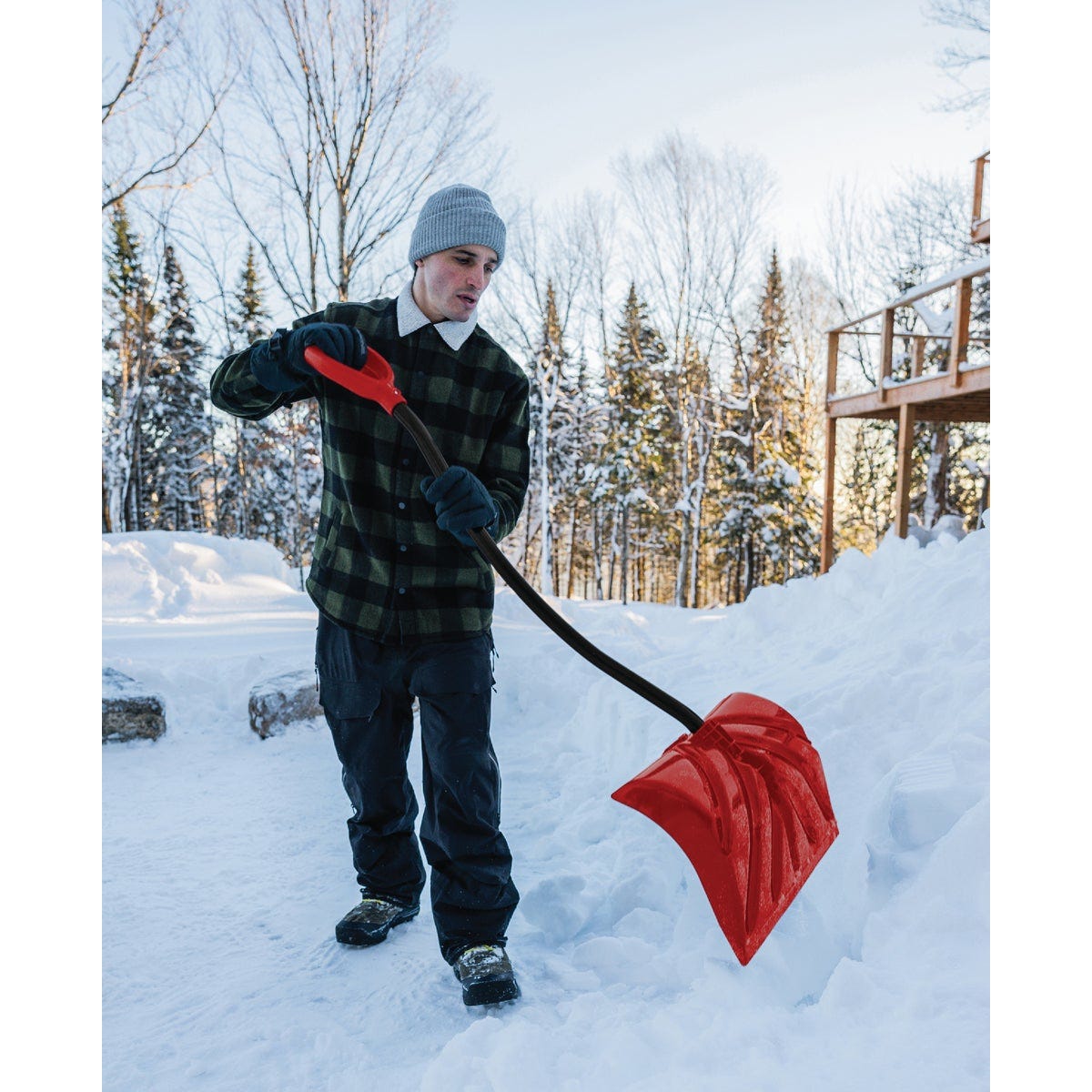 Garant 18 In. Poly Blade Snow Shovel with Ergo Handle - photo 2 Garant 18 In. Poly Blade Snow Shovel with Ergo Handle - photo 2
