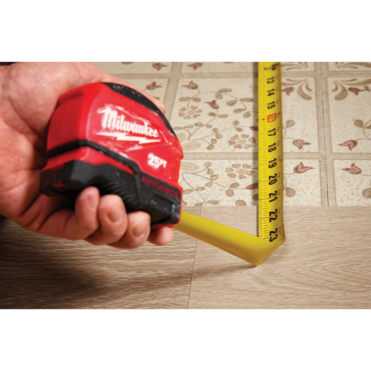 Milwaukee 25 Ft. Compact Auto Lock Tape Measure - photo 8