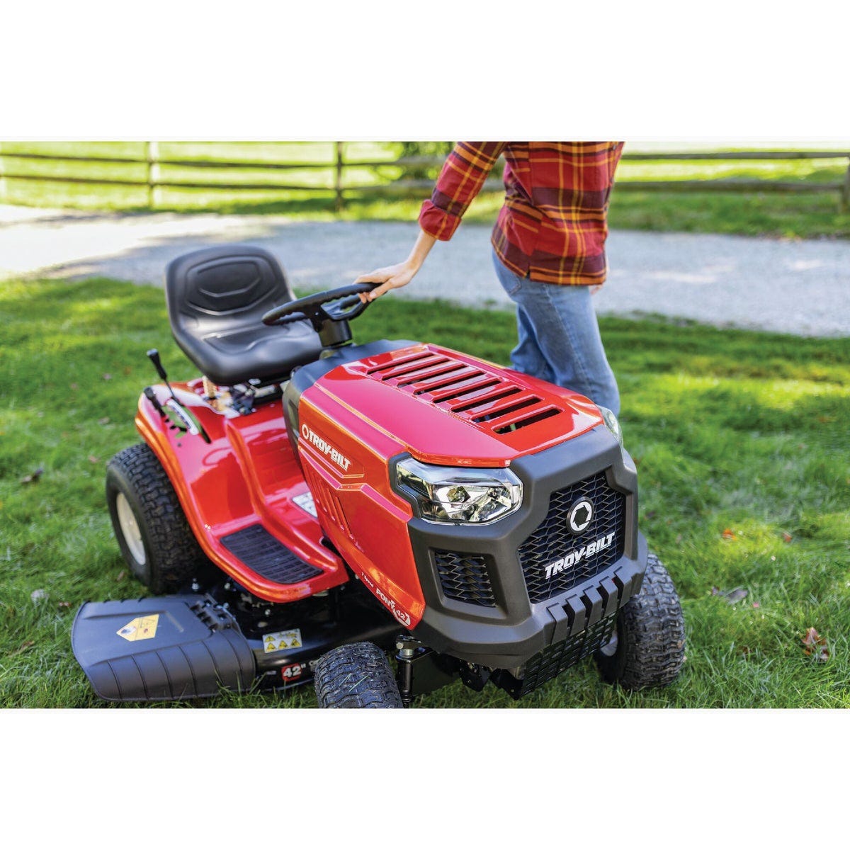 Troy-Bilt 42 In. 15.5HP Briggs & Stratton Single Cylinder 7-Speed Lawn Tractor - photo 9