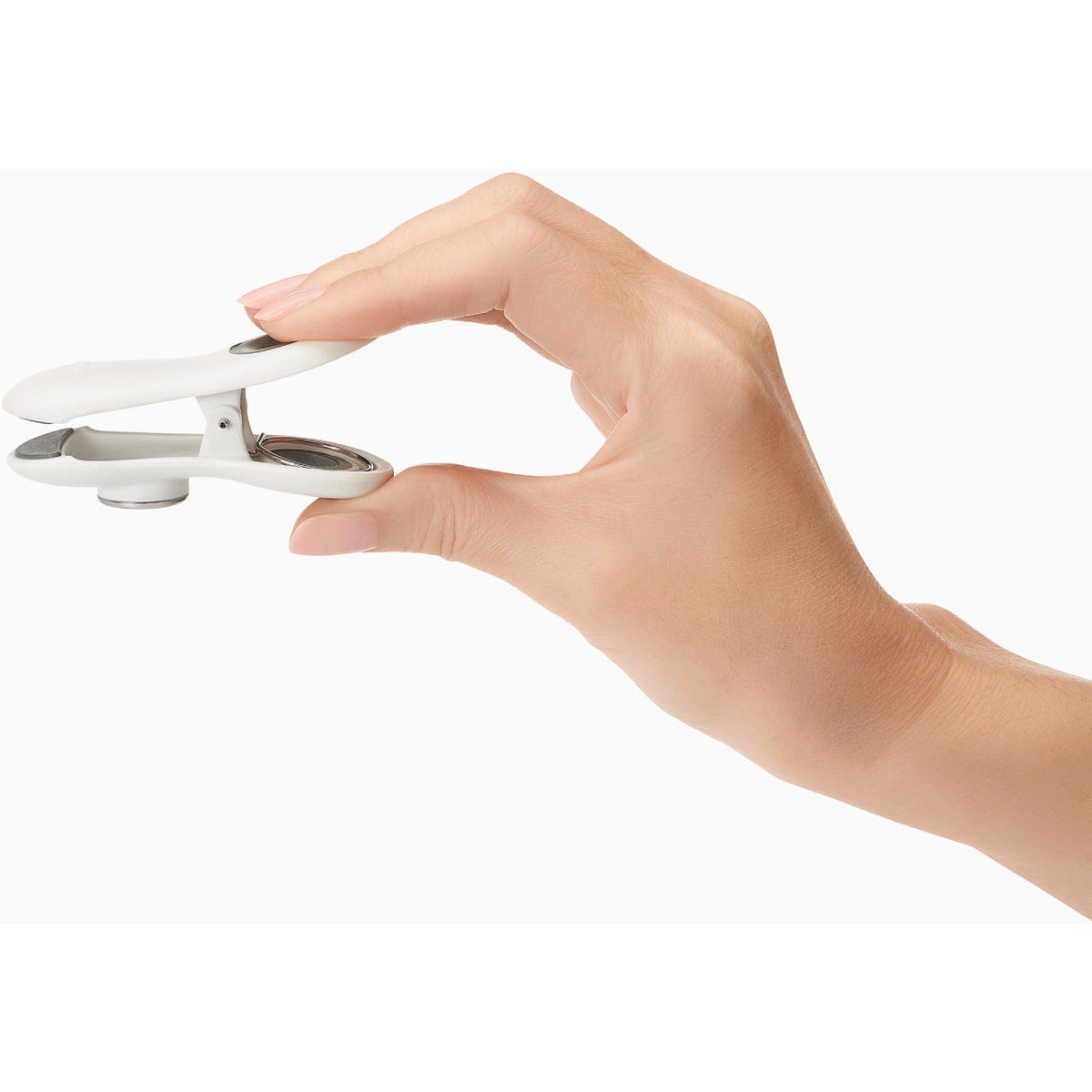 OXO Good Grips 3 In. White All-Purpose Magnetic Clip (4-Pack) - photo 3 OXO Good Grips 3 In. White All-Purpose Magnetic Clip (4-Pack) - photo 3