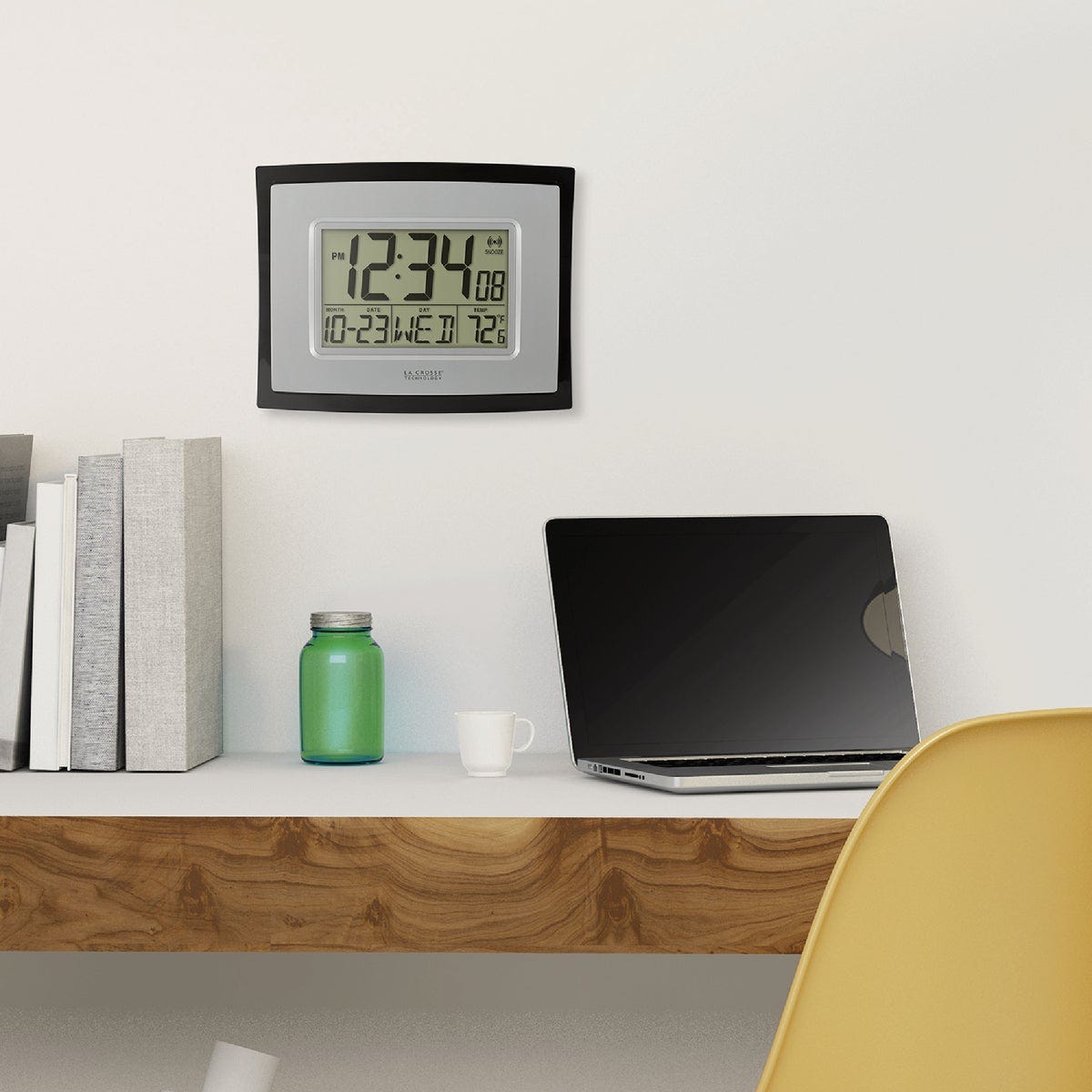 La Crosse Technology Digital Wall Clock with Indoor Temperature - photo 5 La Crosse Technology Digital Wall Clock with Indoor Temperature - photo 5
