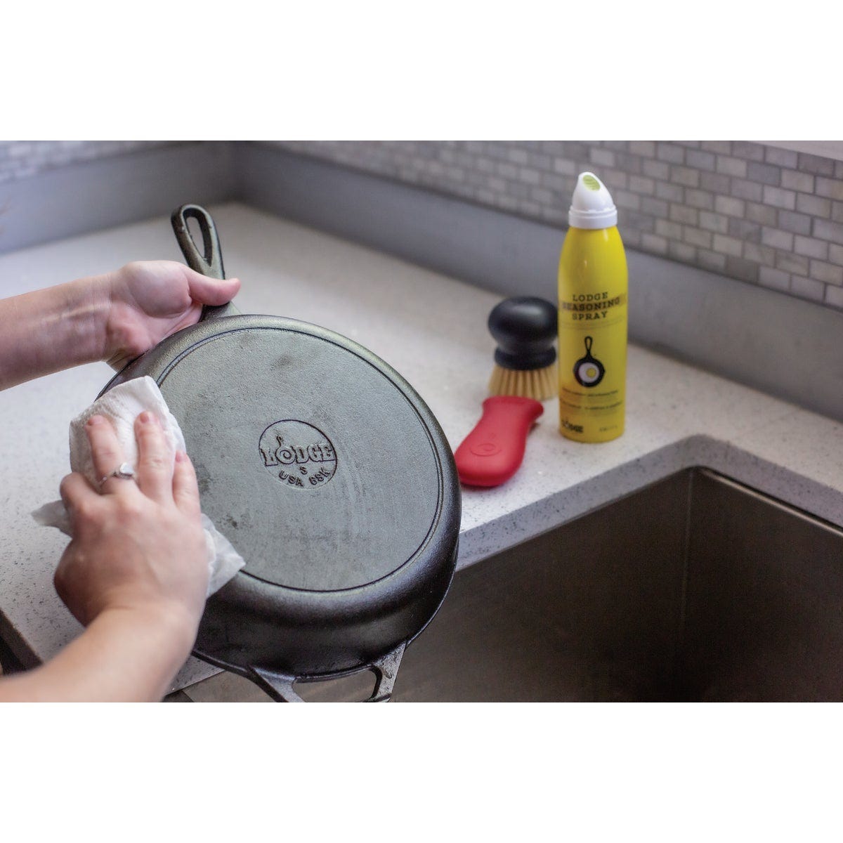 Lodge Cast Iron Care Kit (4-Piece) - photo 2 Lodge Cast Iron Care Kit (4-Piece) - photo 2