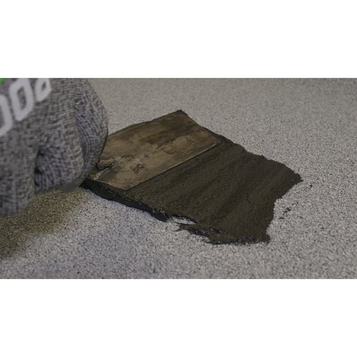 Rust-Oleum 1 Gal. Black Wet or Dry Roof Repair - photo 2 Rust-Oleum 1 Gal. Black Wet or Dry Roof Repair - photo 2