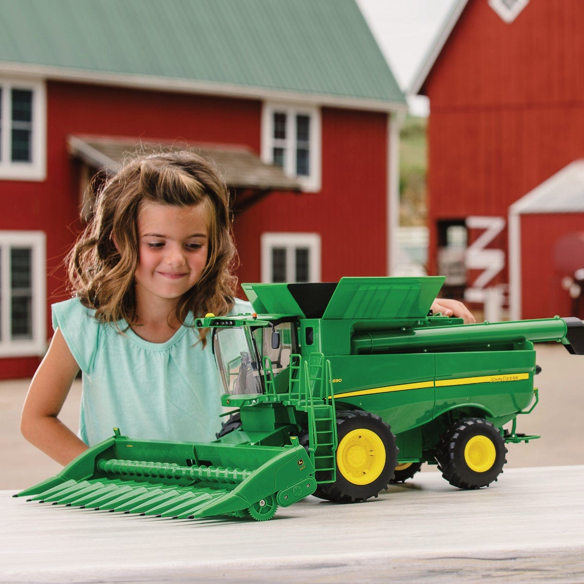 John Deere Big Farm 1:16 S690 Combine with Corn & Daper Head - photo 3 John Deere Big Farm 1:16 S690 Combine with Corn & Daper Head - photo 3