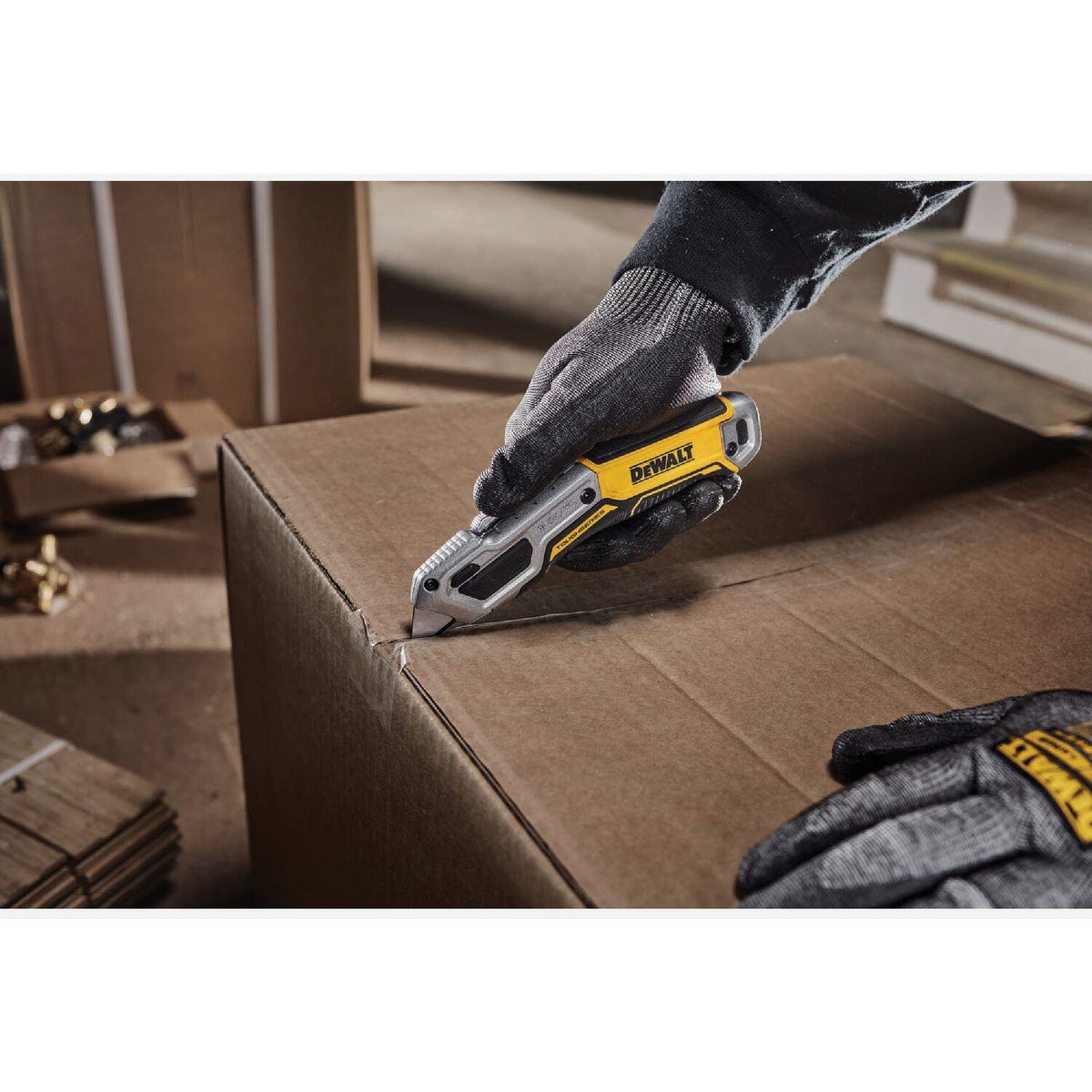 DEWALT TOUGHSERIES Retractable Utility Knife - photo 9