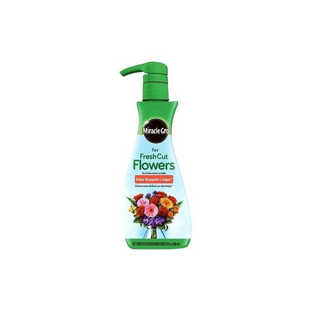 Miracle-Gro 8 Oz. Plant Food For Fresh Cut Flowers Miracle-Gro 8 Oz. Plant Food For Fresh Cut Flowers