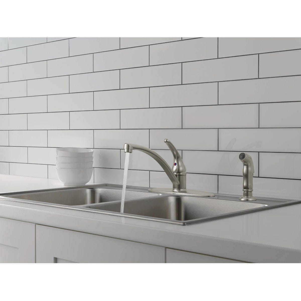Delta Foundations Stainless Steel Kitchen Faucet With Side Spray - photo 2 Delta Foundations Stainless Steel Kitchen Faucet With Side Spray - photo 2