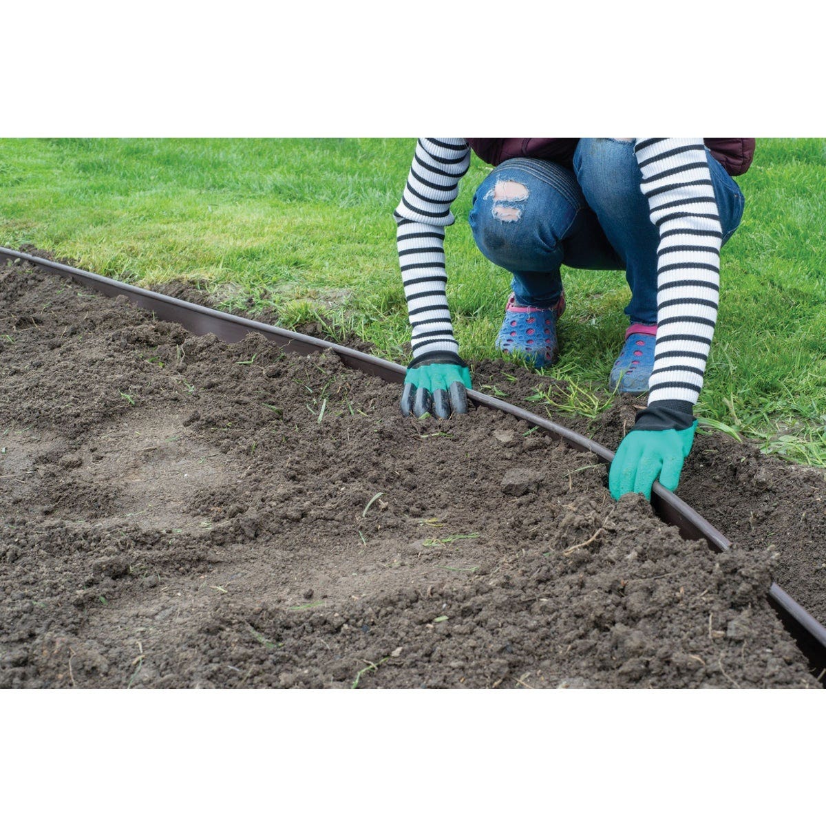 Master Mark Original 3.5 In. H. x 20 Ft. L. Black Plastic Lawn Edging - photo 5