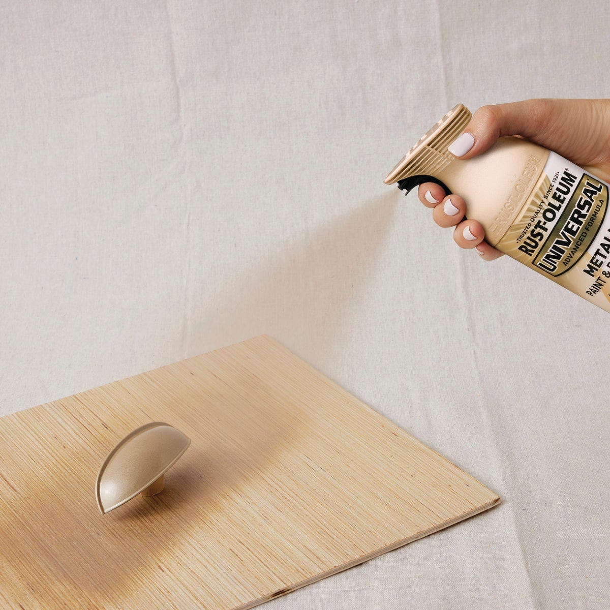 Rust-Oleum Universal 11 Oz. Metallic Spray Paint, Champagne Mist - photo 5