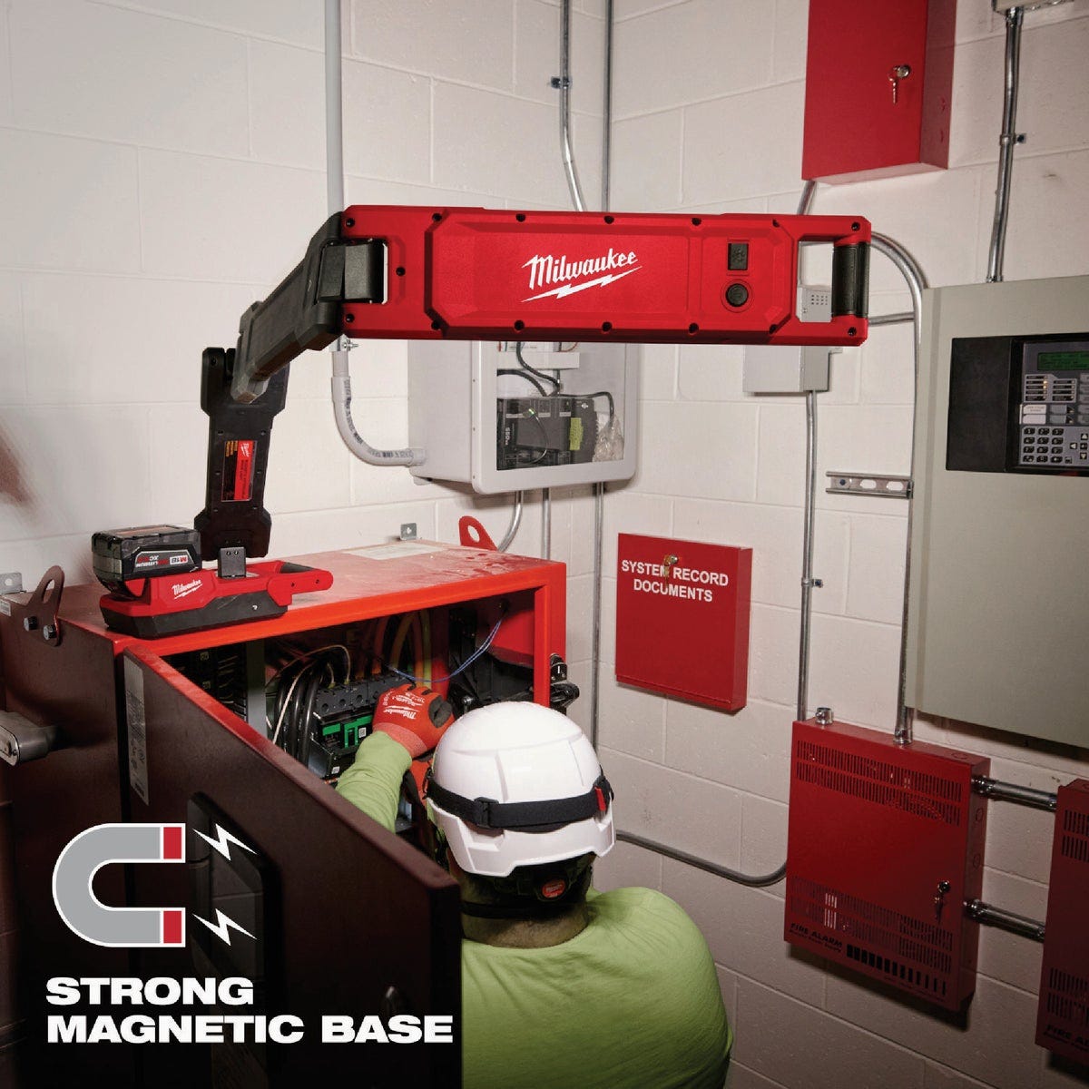 Milwaukee M18 Magnetic Extendable Boom Light - photo 7 Milwaukee M18 Magnetic Extendable Boom Light - photo 7