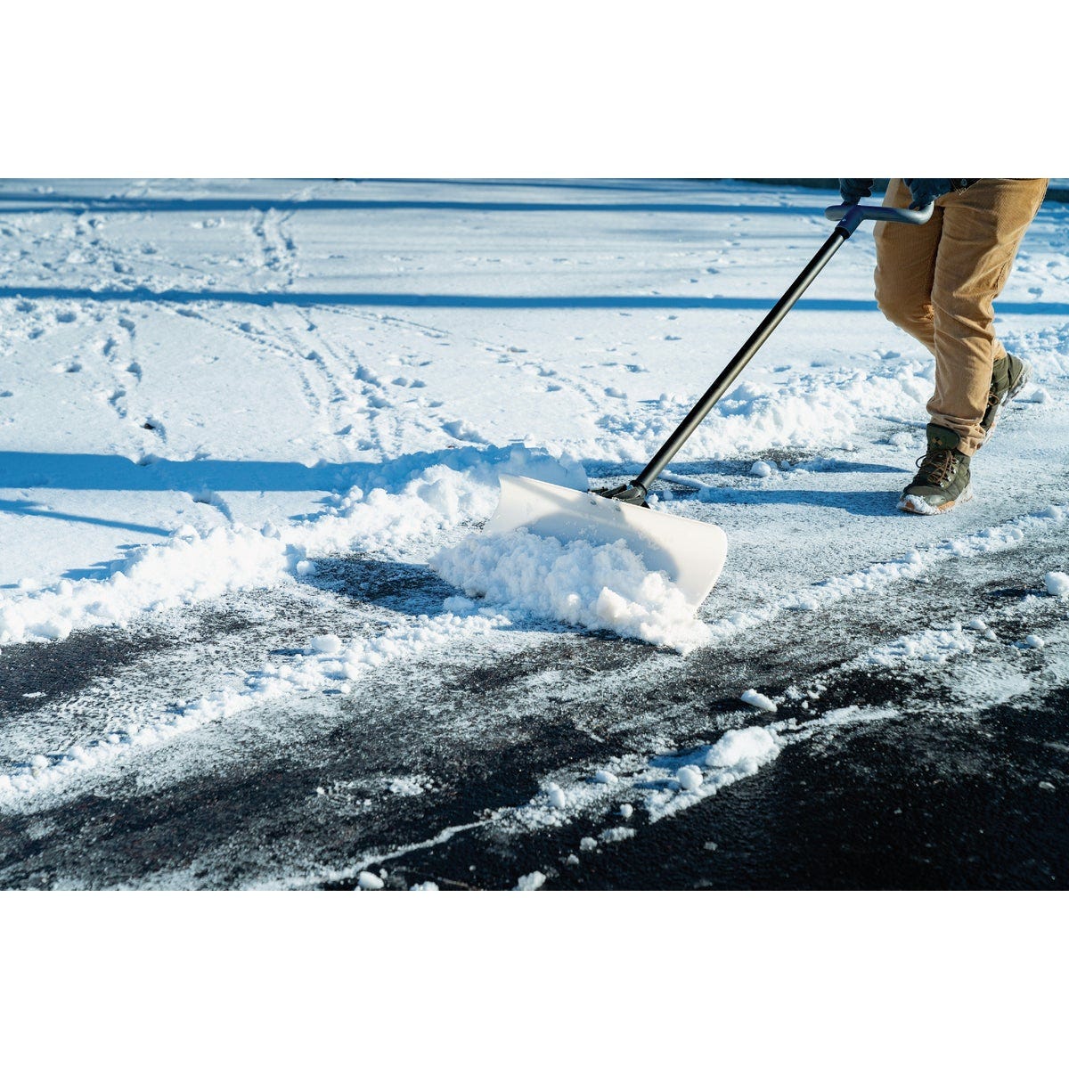 Suncast 24 In. Ultra High Molecular Weight Steel & Resin Snow Pusher - photo 4 Suncast 24 In. Ultra High Molecular Weight Steel & Resin Snow Pusher - photo 4