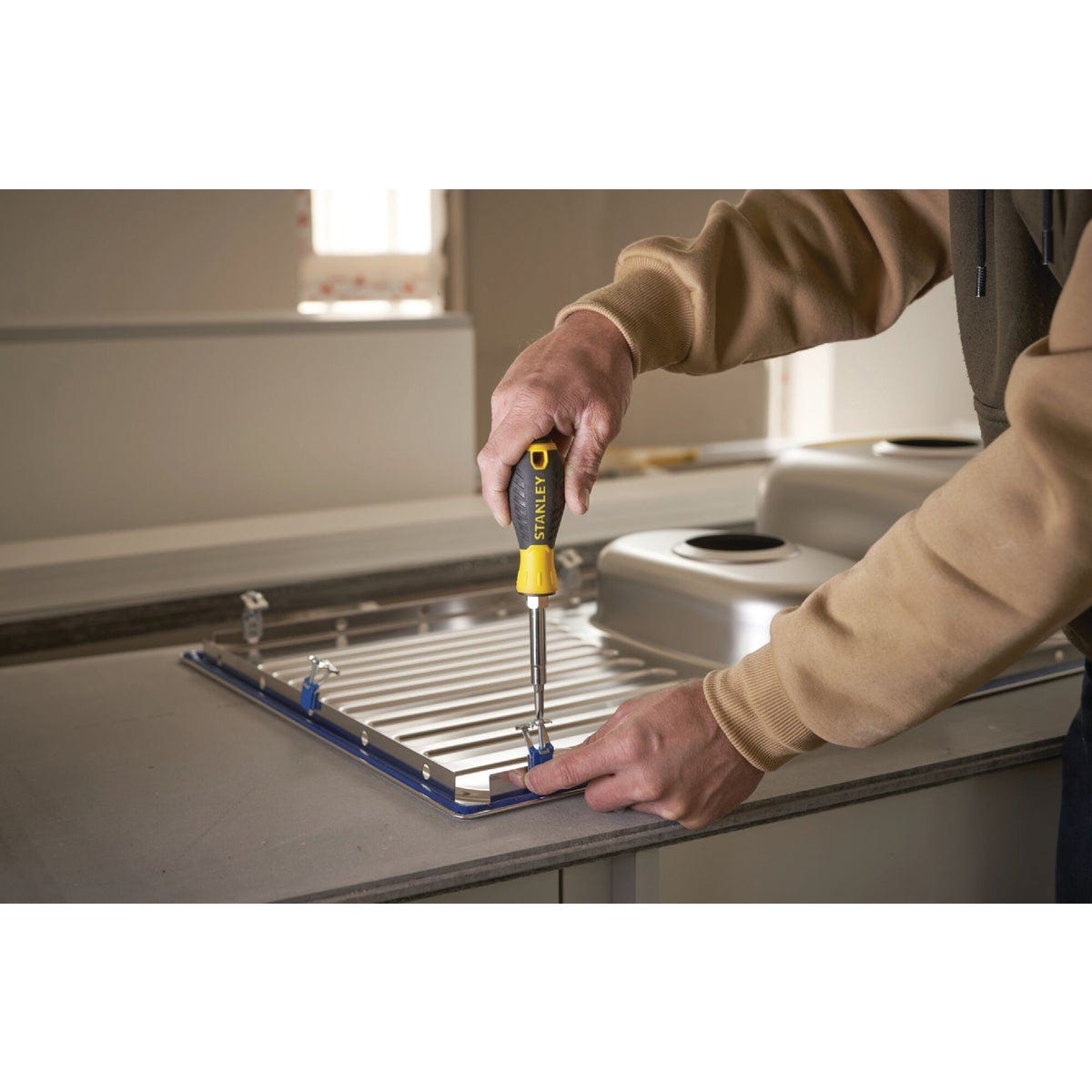 Stanley 6-in-1 Multi-Bit Screwdriver - photo 4 Stanley 6-in-1 Multi-Bit Screwdriver - photo 4