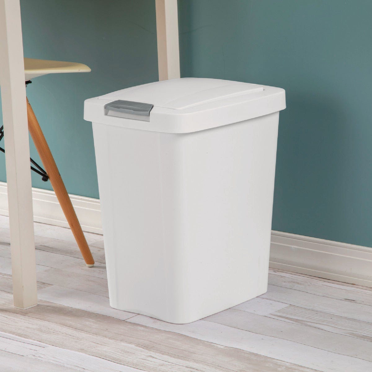 Sterilite 7.5 Gallon White TouchTop Wastebasket - photo 2 Sterilite 7.5 Gallon White TouchTop Wastebasket - photo 2