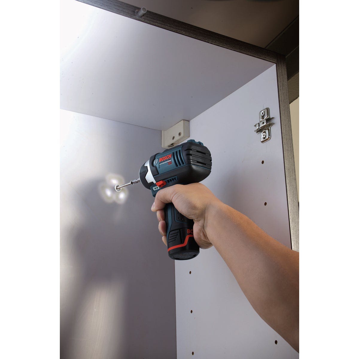 Bosch 12V Max Impact Driver Kit with Battery & Charger - photo 6 Bosch 12V Max Impact Driver Kit with Battery & Charger - photo 6