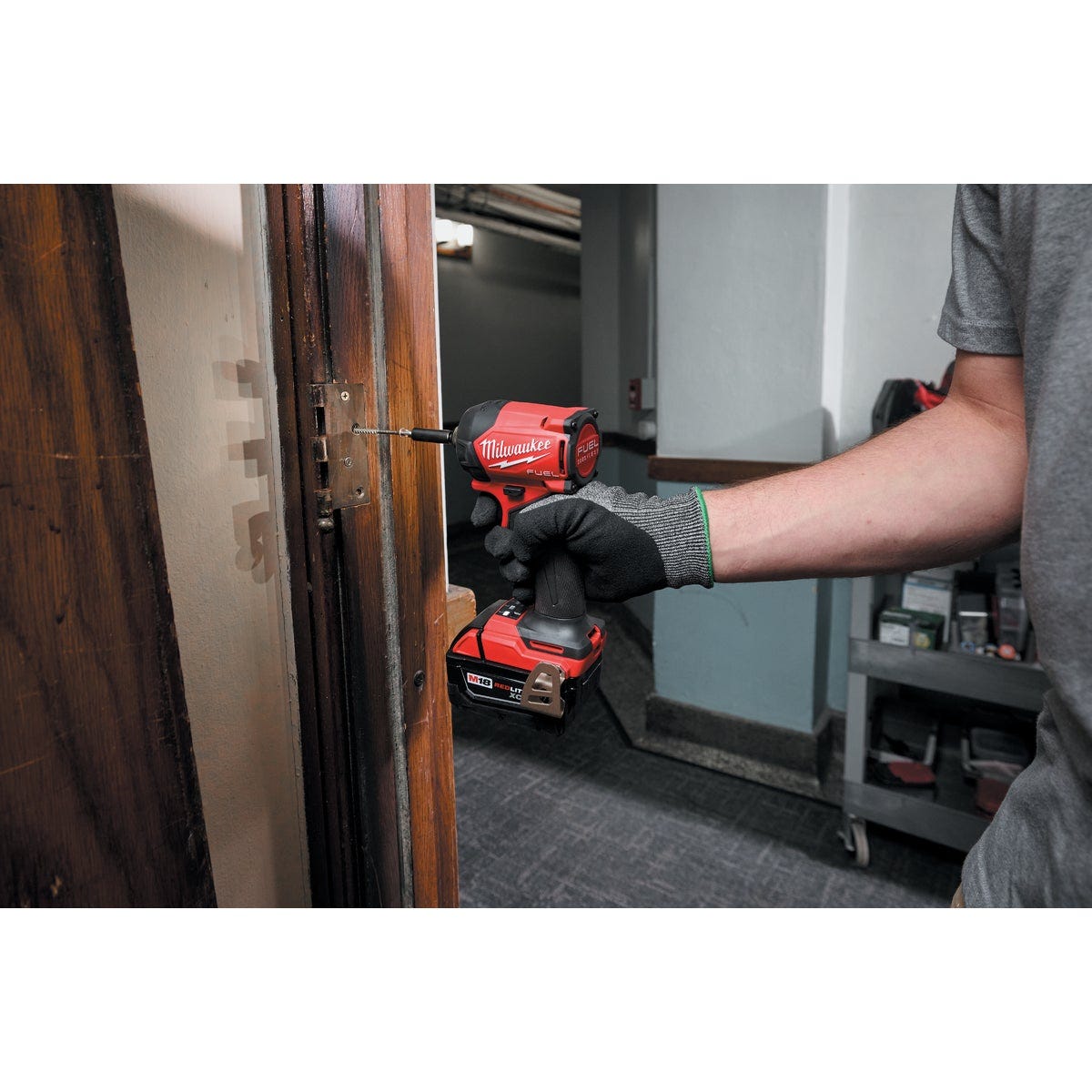 Milwaukee M18 FUEL SURGE 1/4 In. Hex Hydraulic Driver Kit with (2) Batteries & Charger - photo 5 Milwaukee M18 FUEL SURGE 1/4 In. Hex Hydraulic Driver Kit with (2) Batteries & Charger - photo 5