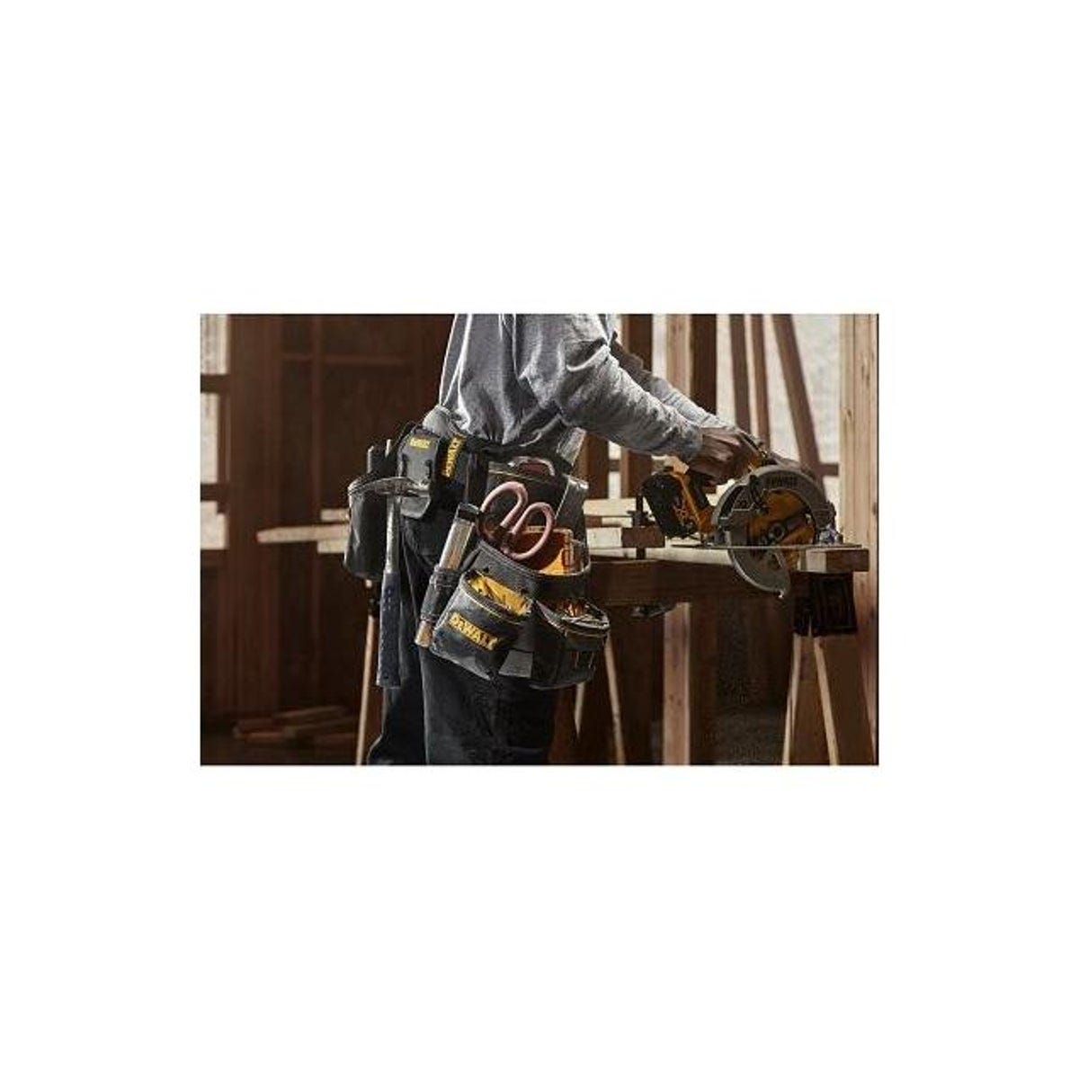 DeWalt 26-Pocket Tool Rig