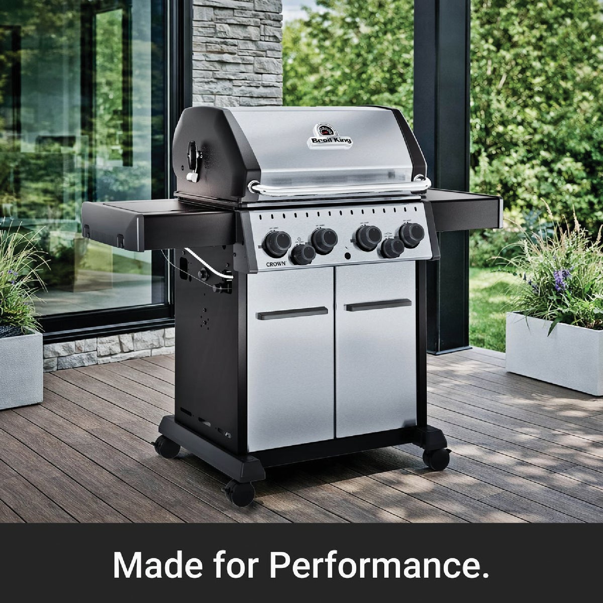 Broil King Crown S 490 4-Burner Stainless Steel 40,000 BTU LP Gas