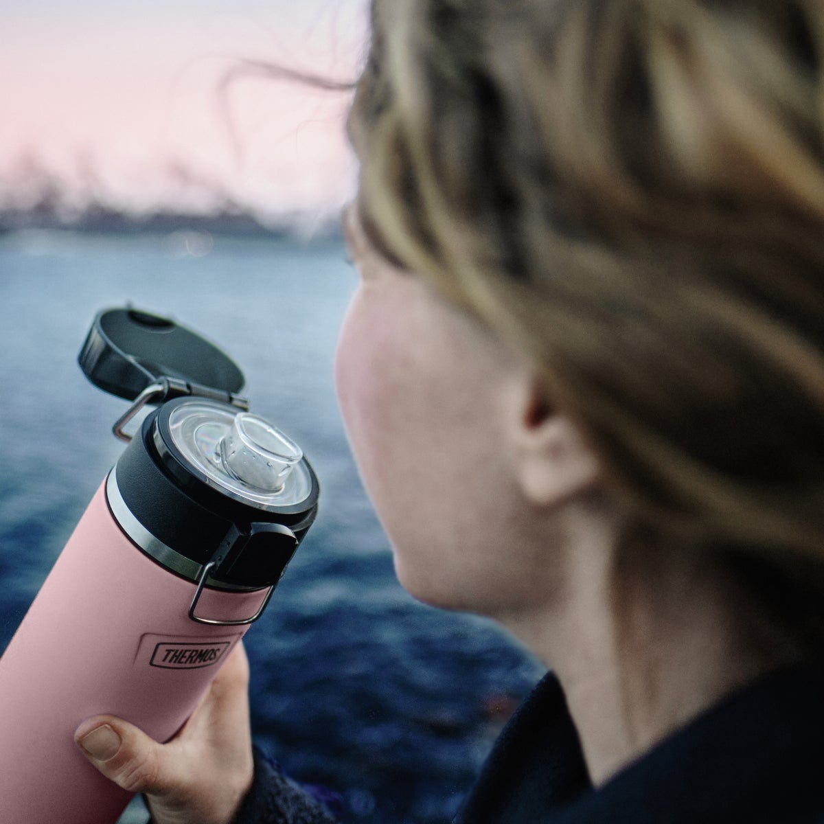Thermos 24 Oz. Sunset Pink Insulated Water Bottle - photo 4 Thermos 24 Oz. Sunset Pink Insulated Water Bottle - photo 4