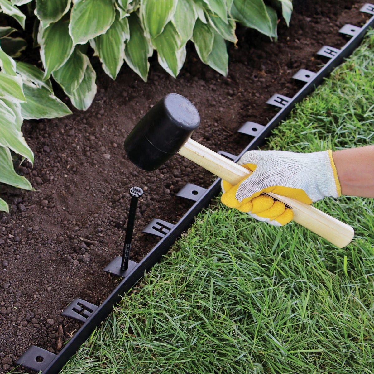 Master Mark Dig-Free 1.5 In. H. x 25 Ft. L. Black Recycled Plastic Landscape Edging - photo 5 Master Mark Dig-Free 1.5 In. H. x 25 Ft. L. Black Recycled Plastic Landscape Edging - photo 5
